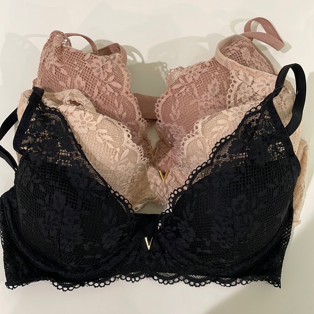 Lots of 3 VS bras. 32D